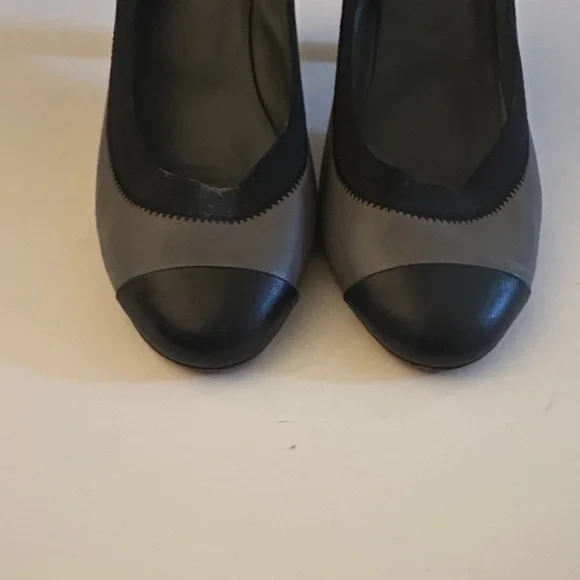 CHANEL Two-Tone Black and Gray Heels size 41 - Picture 2 of 10